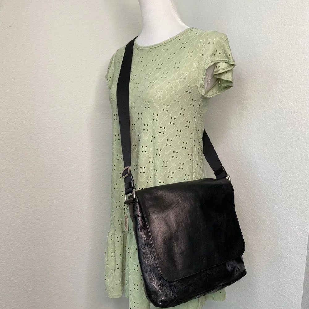 COACH Sullivan Small Messenger Crossbody Purse Black Calf Leather‎ Unisex F72108